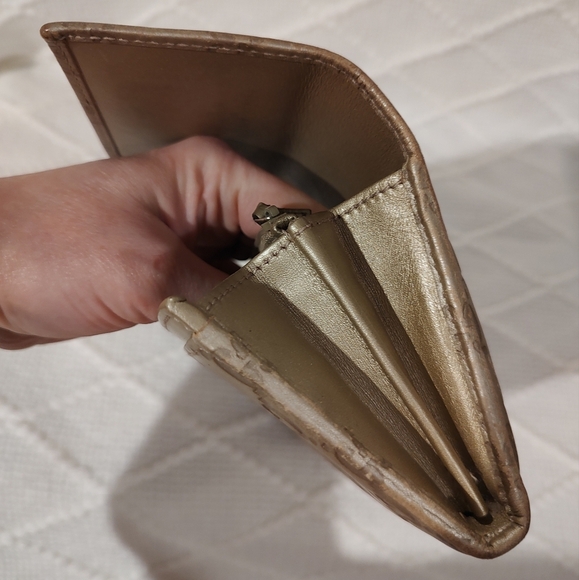 Gucci GUC Gold Brown Biege Leather Lovely Heart GG Pattern Long Wallet (W90) - Picture 9 of 15